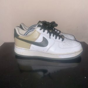 Nike af1 army tweed size 9